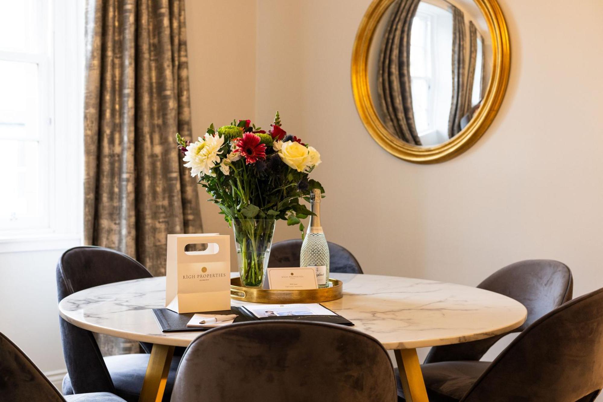 Righ Properties - Luxurious City Centre Three Bedroom Apartment EDI Exterior foto